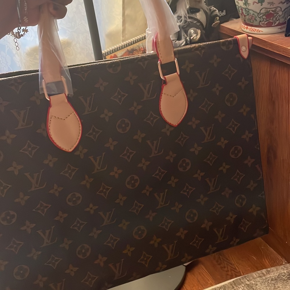 On the go tote bag
